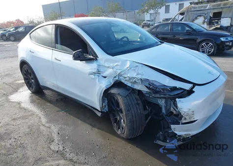 2022 Tesla Model Y Long Range Dual Motor All-Wheel Drive из США, поврежденный, VIN 7SAYGDEE1NF545520